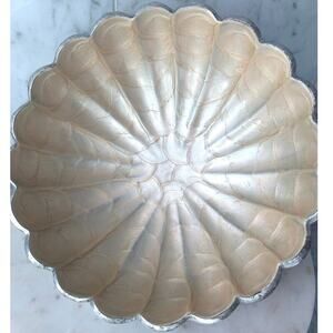 JULIA KNIGHT Peony 8.5” Round Bowl Buttercream Mother of Pearl Scalloped VGUC